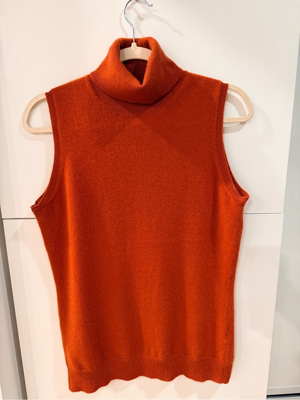 InCashmere Orange 100% Cashmere Sleeveless Turtleneck Sweater Size L